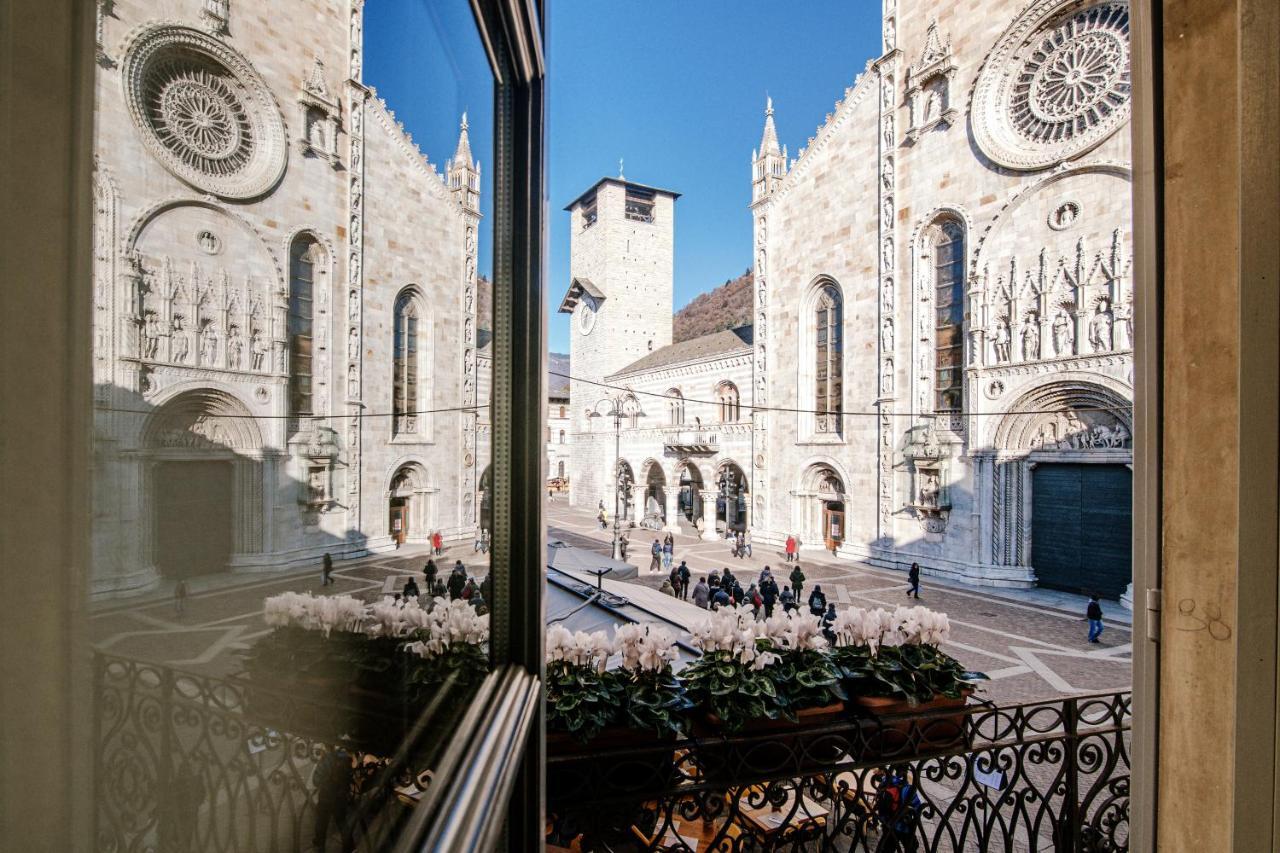 La Finestra Sul Duomo - The House Of Travelers Lägenhet Como Exteriör bild